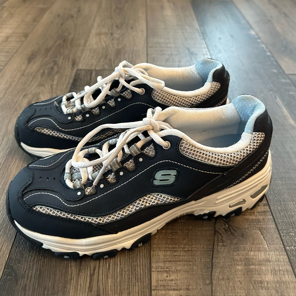 Skechers D'Lites Life Saver Women's Sneakers, Wide, Navy White, Size 7.5